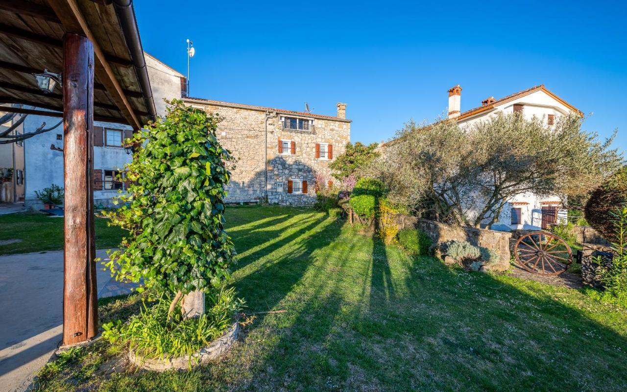 Holiday Home Mia&Emi Sovinjak Exterior photo